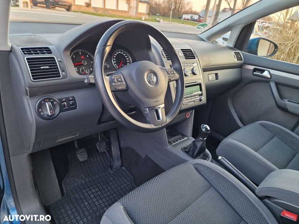 Volkswagen Touran 1.6 TDI DPF BlueMotion Technology Comfortline - 8