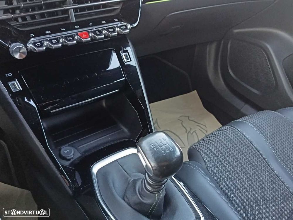 Peugeot 2008 1.2 PureTech GT Line - 16