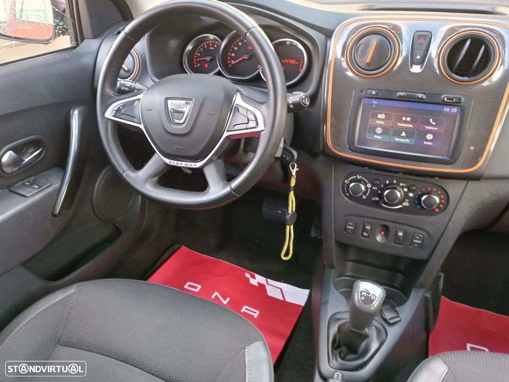 Dacia Sandero Stepway TCe 90 Easy-R S&S Celebration - 18