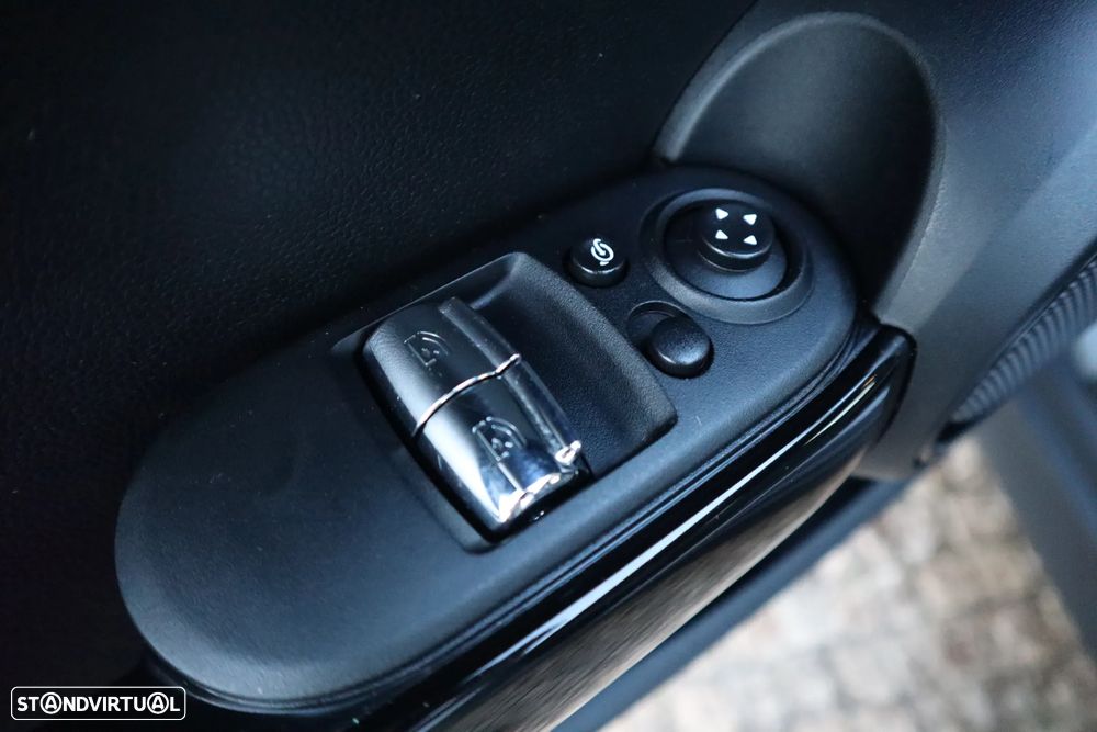 MINI 3 Portas Cooper SE - 16