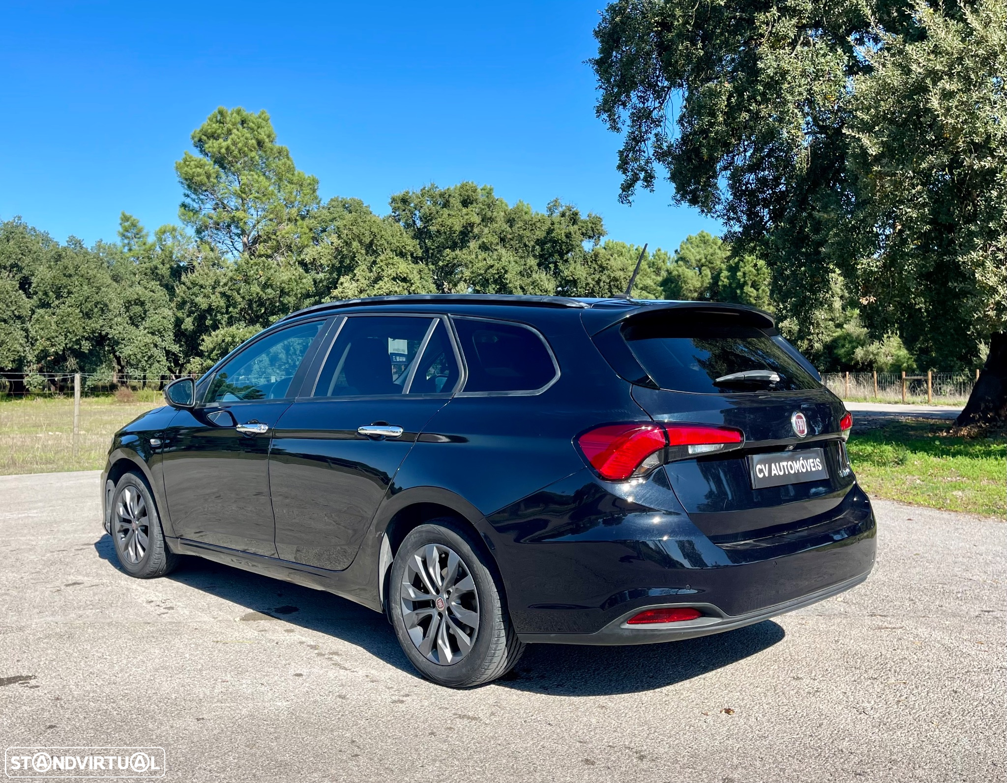 Fiat Tipo Station Wagon 1.3 M-Jet Lounge - 21