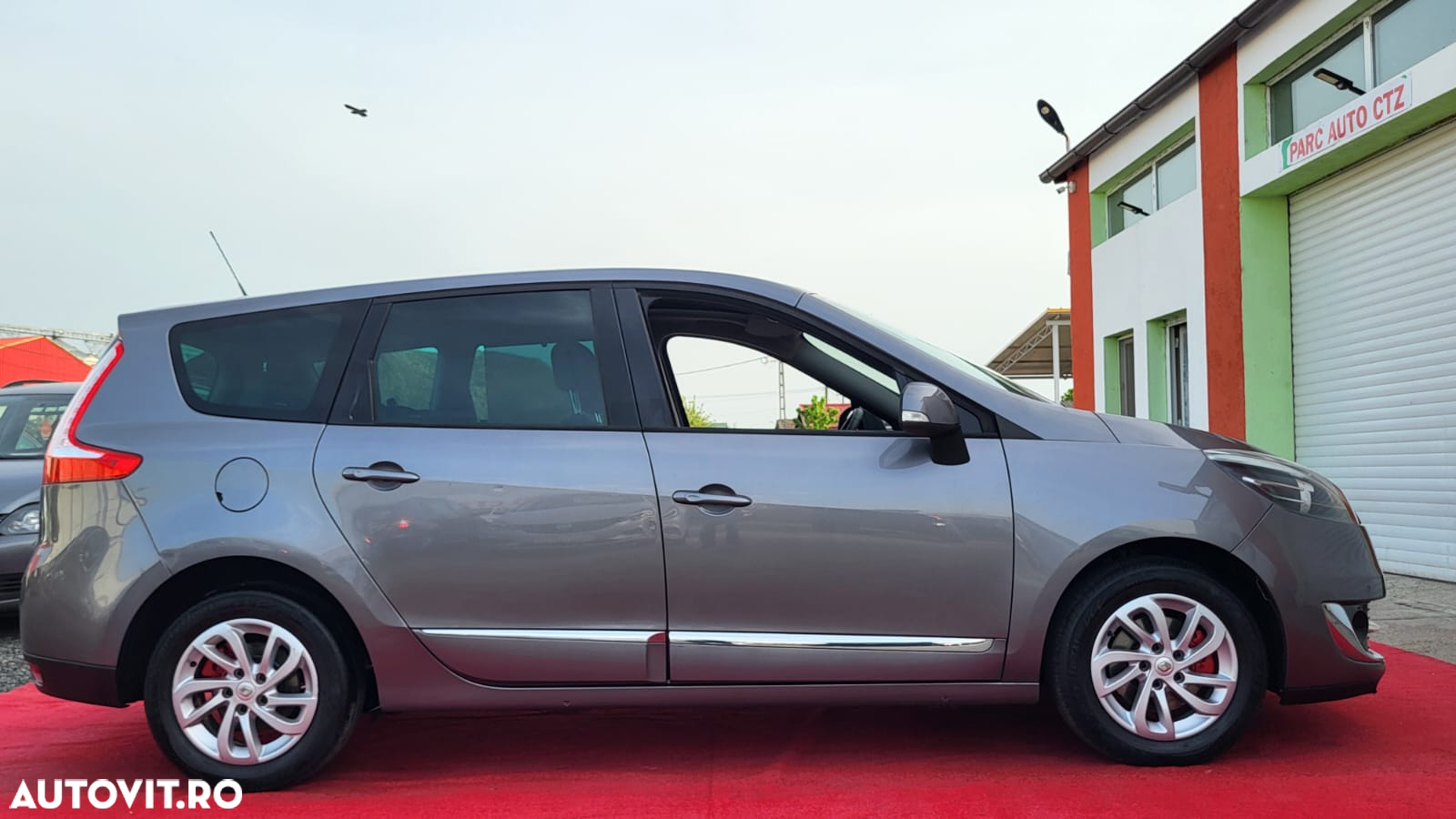 Renault Grand Scenic dCi 130 FAP Start & Stop Luxe - 8