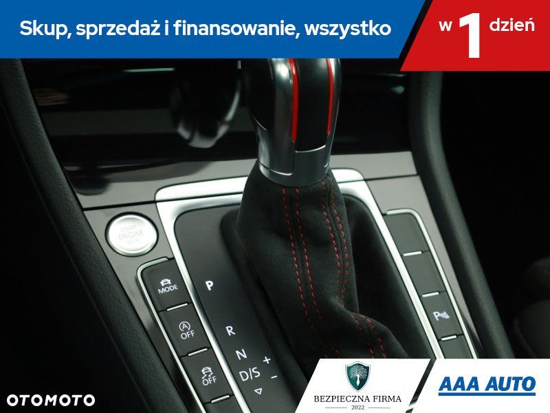 Volkswagen Golf - 18
