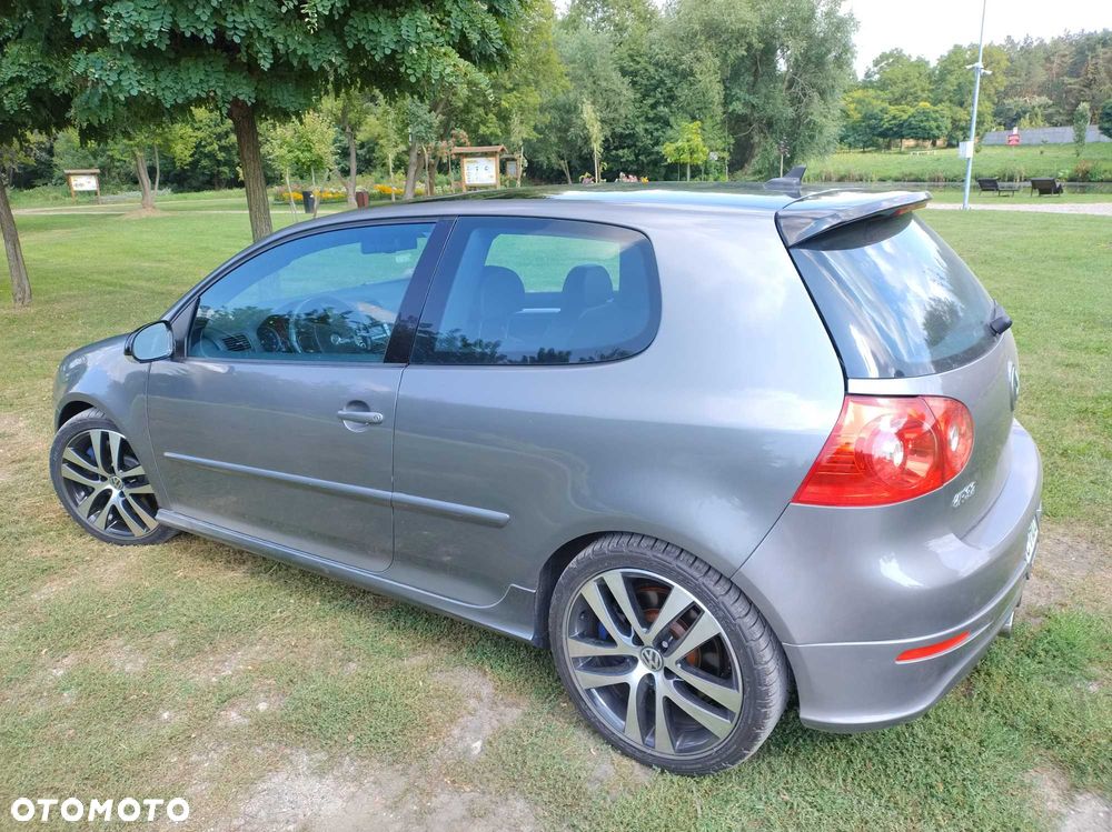 Volkswagen Golf - 1