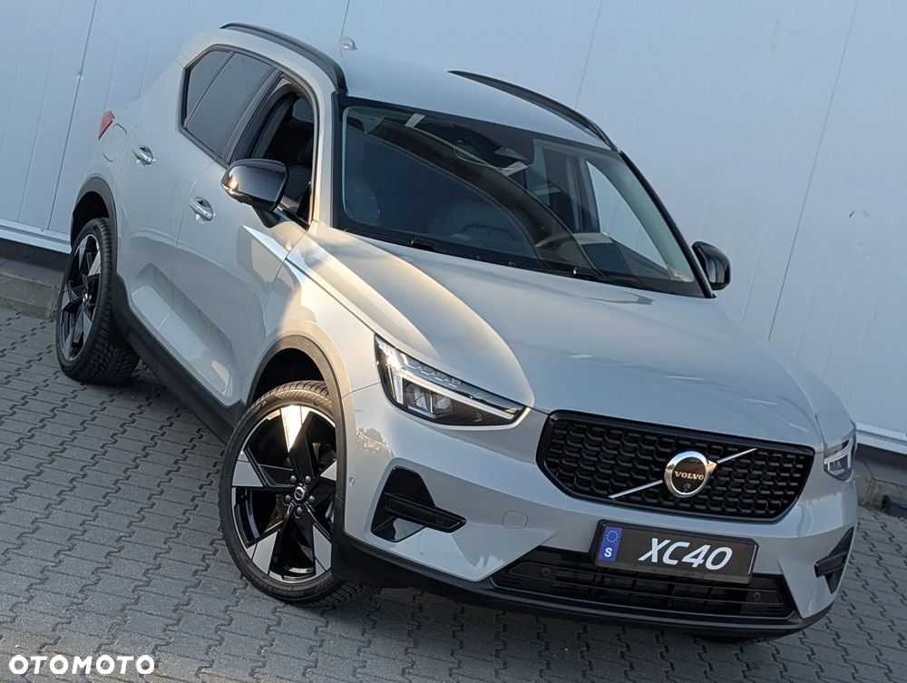 Volvo XC 40 B4 AWD Ultimate Dark - 15
