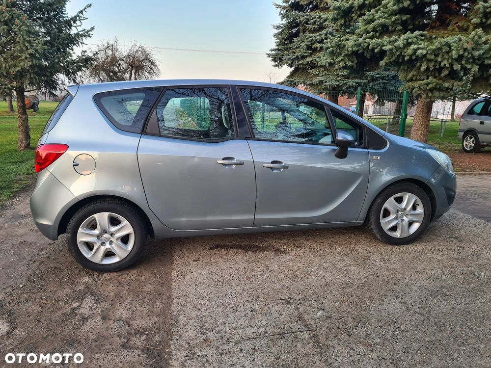 Opel Meriva - 10