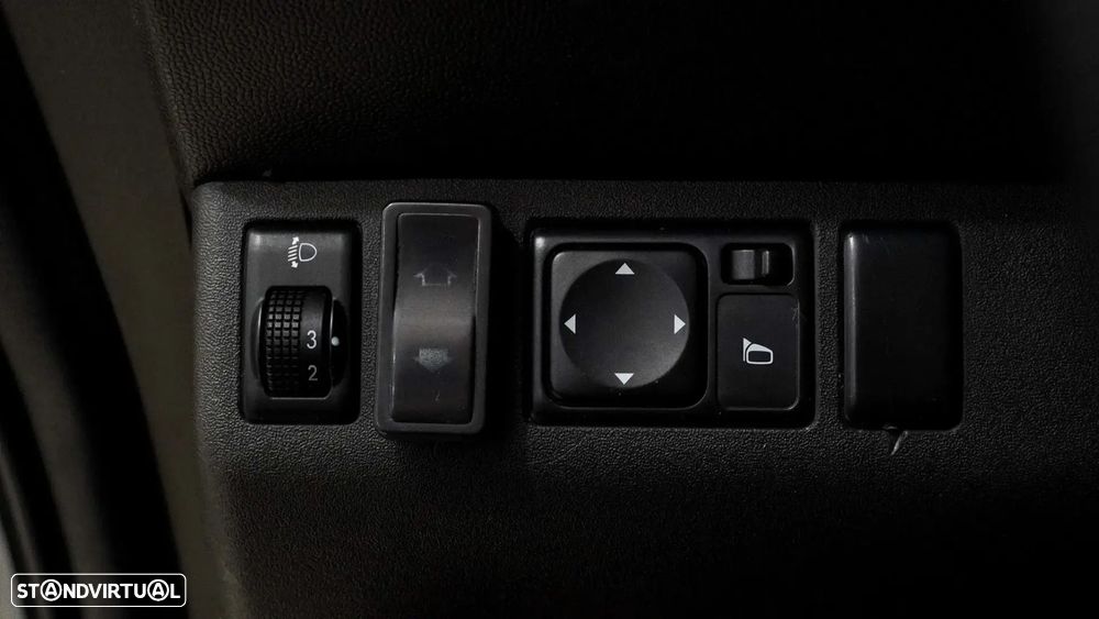 Nissan Navara 2.5 dCi CD SE 4WD - 9