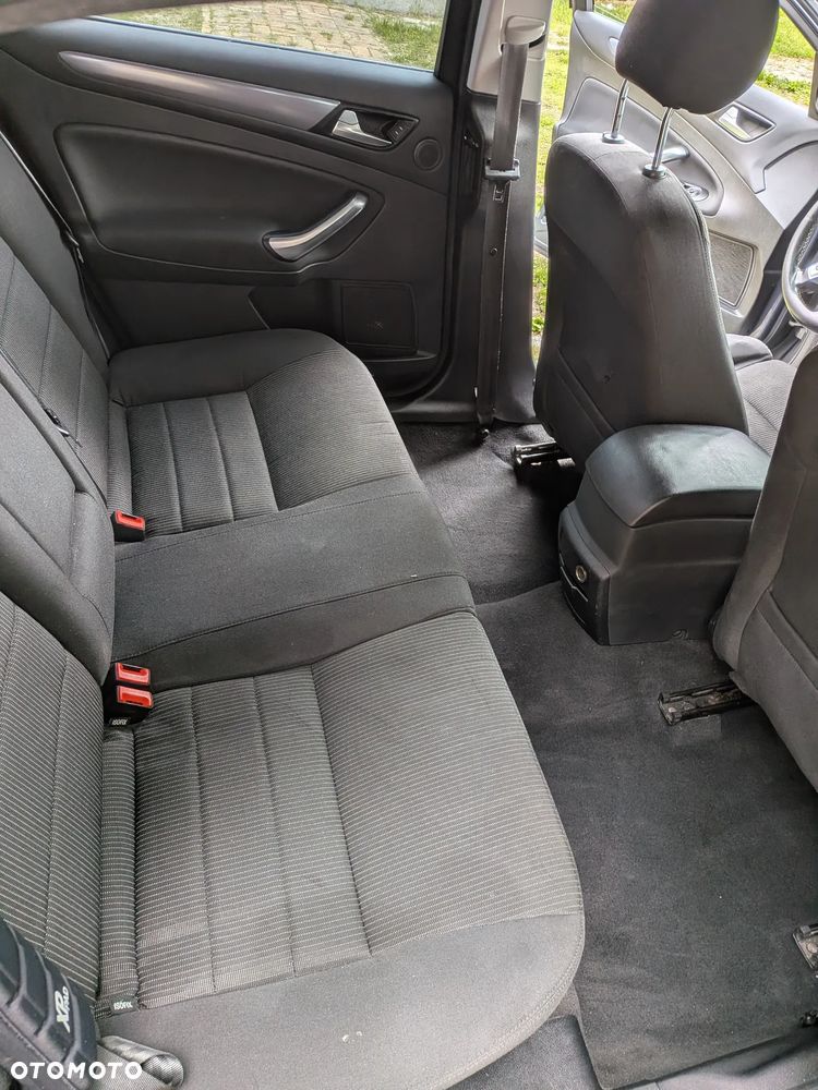 Ford Mondeo 2.0 TDCi Titanium - 11