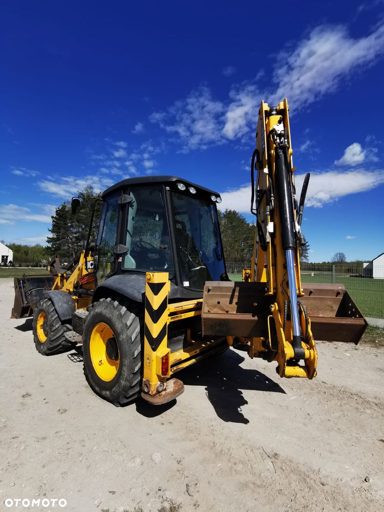 JCB 3CX Powershift - 32