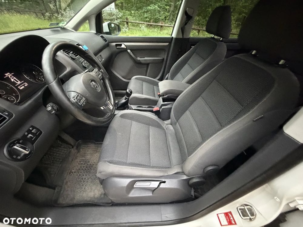 Volkswagen Touran - 8