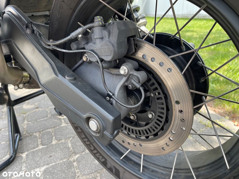 Moto Guzzi V85 - 25
