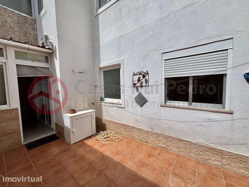 Apartamento T2 com logradouro e churrasqueira na Cova da Piedade, A... - Grande imagem: 3/23