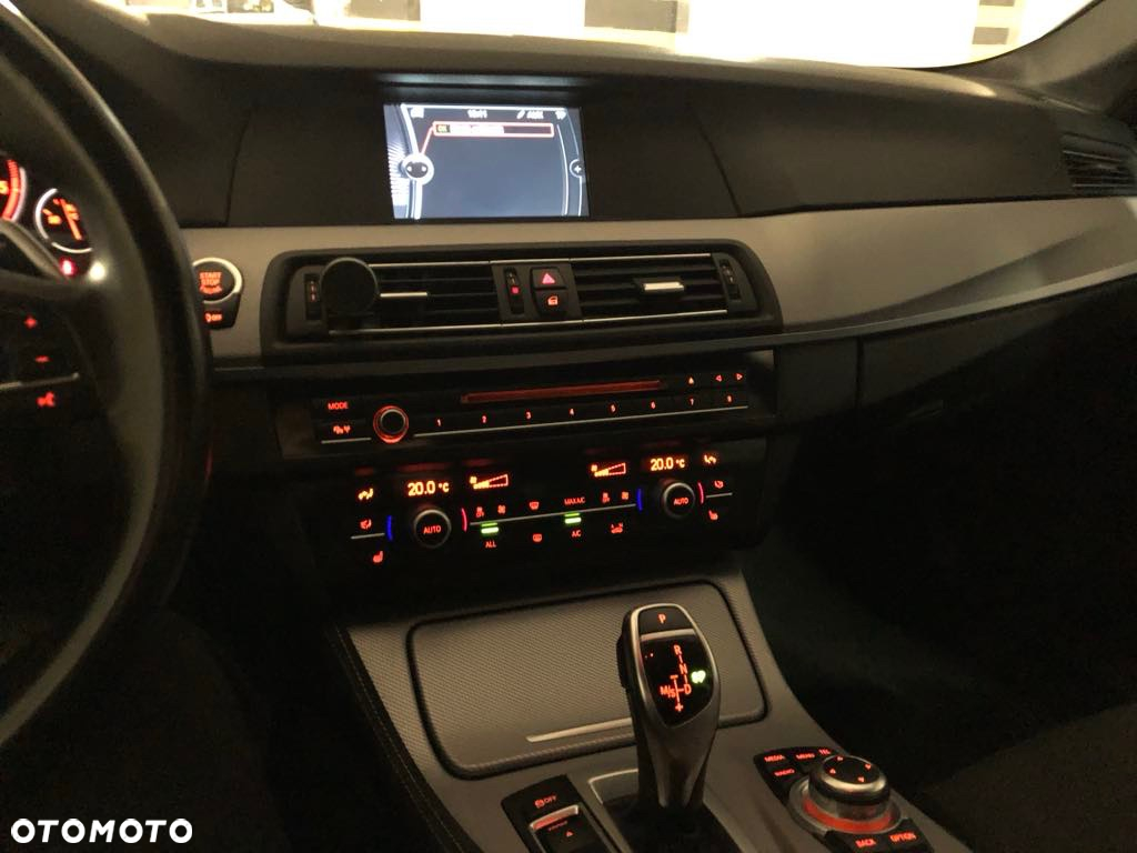 BMW Seria 5 520d Touring - 14