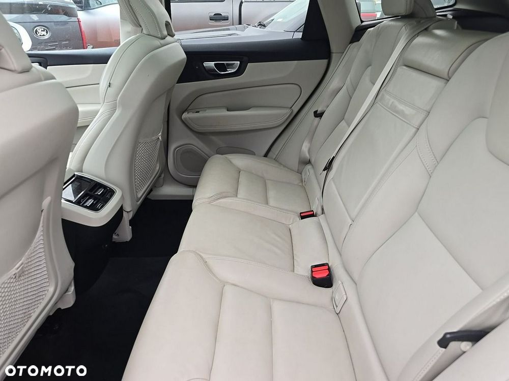 Volvo XC 60 T5 AWD Inscription - 10