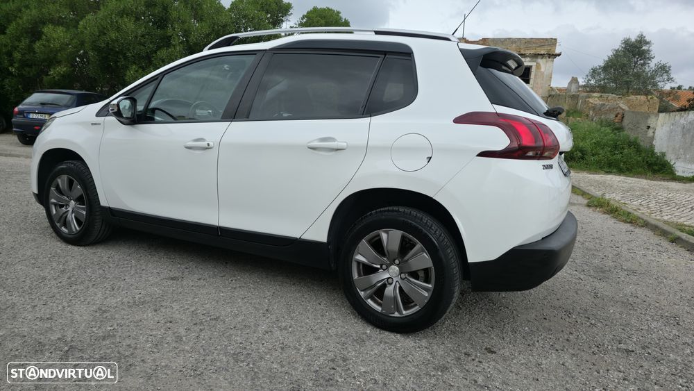 Peugeot 2008 - 12