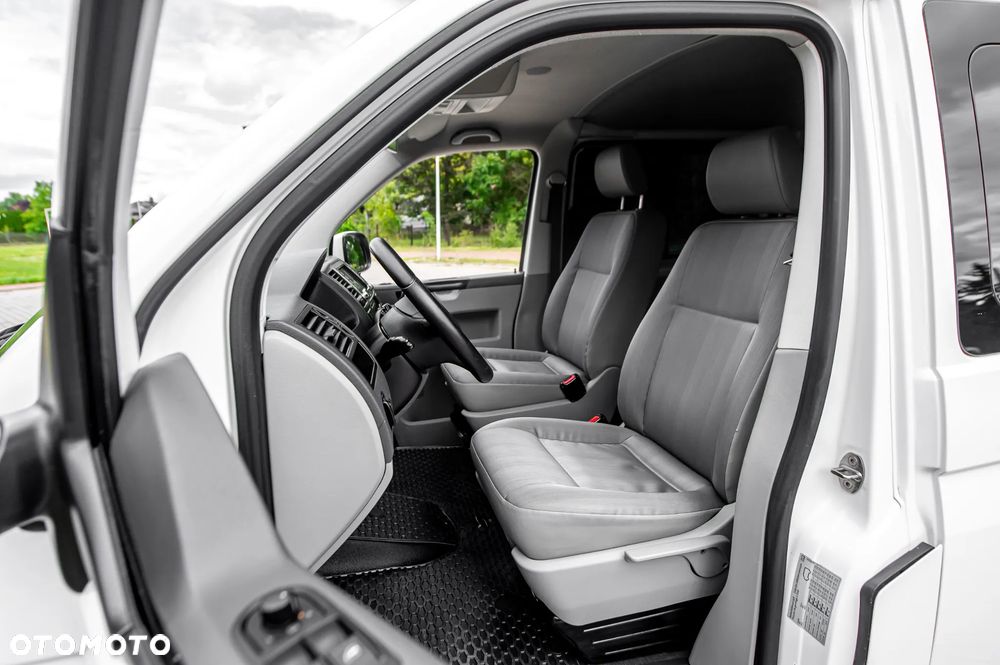 Volkswagen Caravelle - 6
