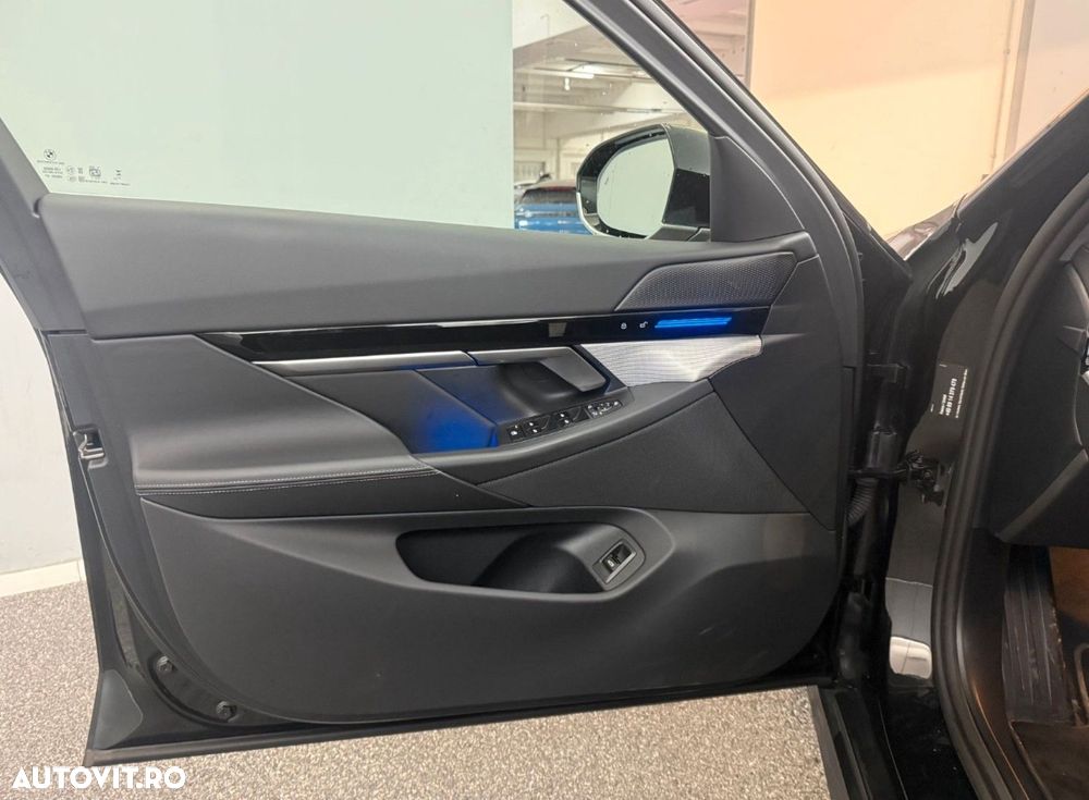 BMW Seria 5 520i AT MHEV - 12
