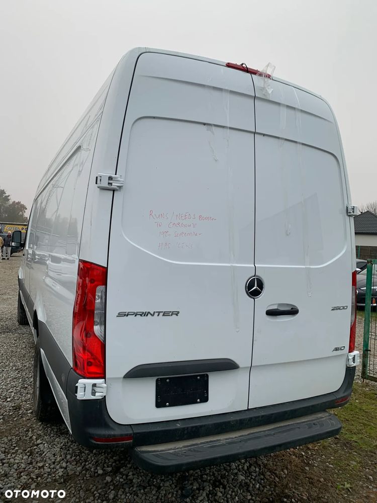 Mercedes-Benz Sprinter - 7