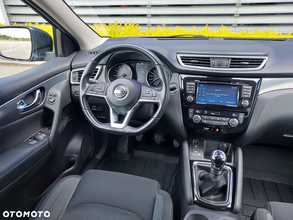 Nissan Qashqai 1.3 DIG-T N-WAY - 29