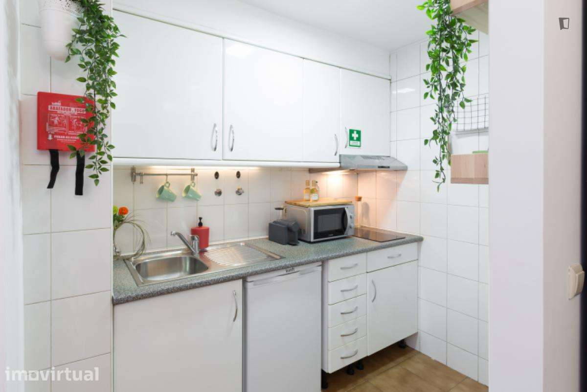 Apartamento com 1 quartos - localizado em Santo Ildefonso Porto - Grande imagem: 2/25