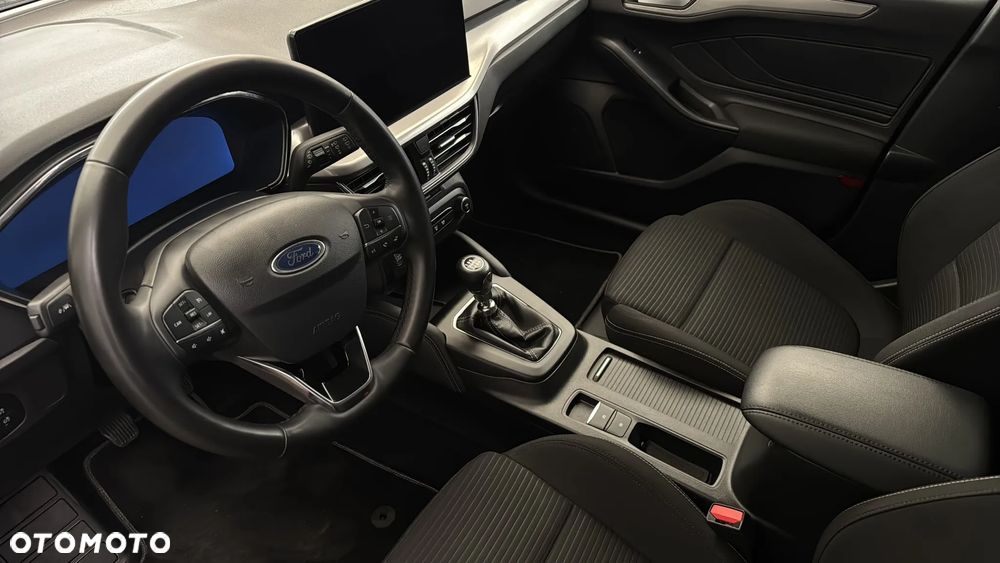 Ford Focus 1.0 EcoBoost Titanium X - 28