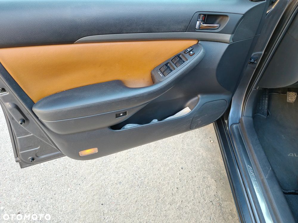 Toyota Avensis 2.0 D-4D Sol plus+NAVI - 36