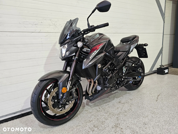 Suzuki GSX