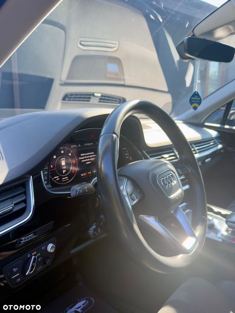 Audi Q7 - 12