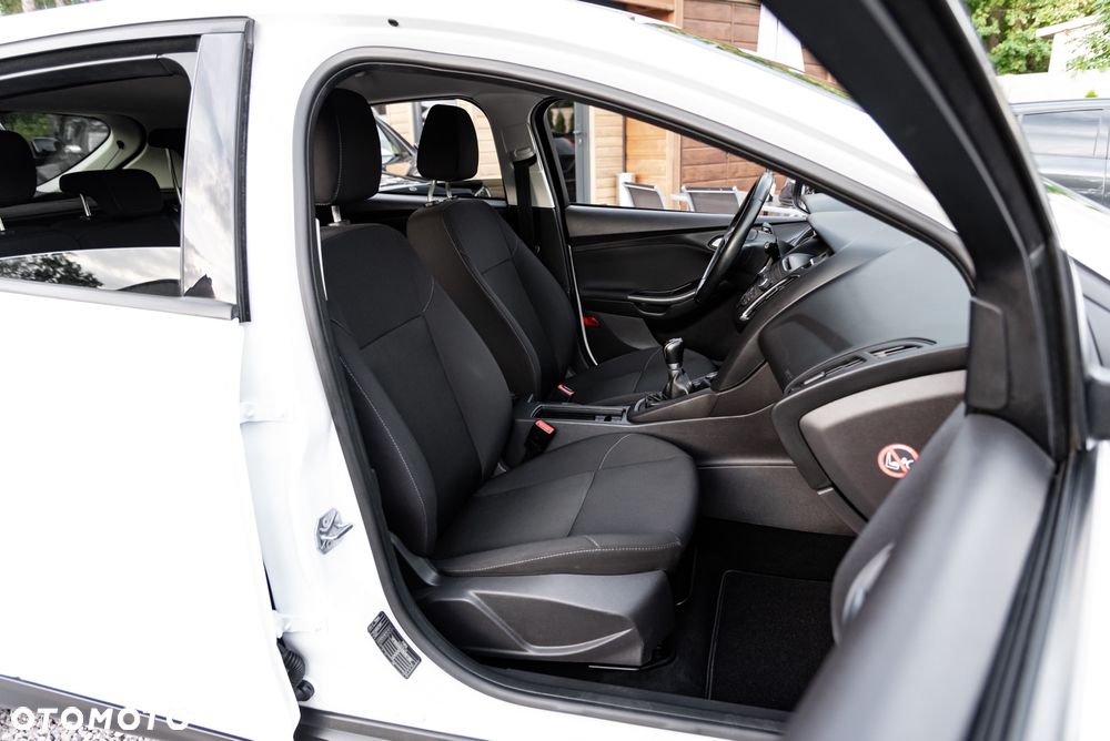 Ford Focus 1.0 EcoBoost Trend - 26