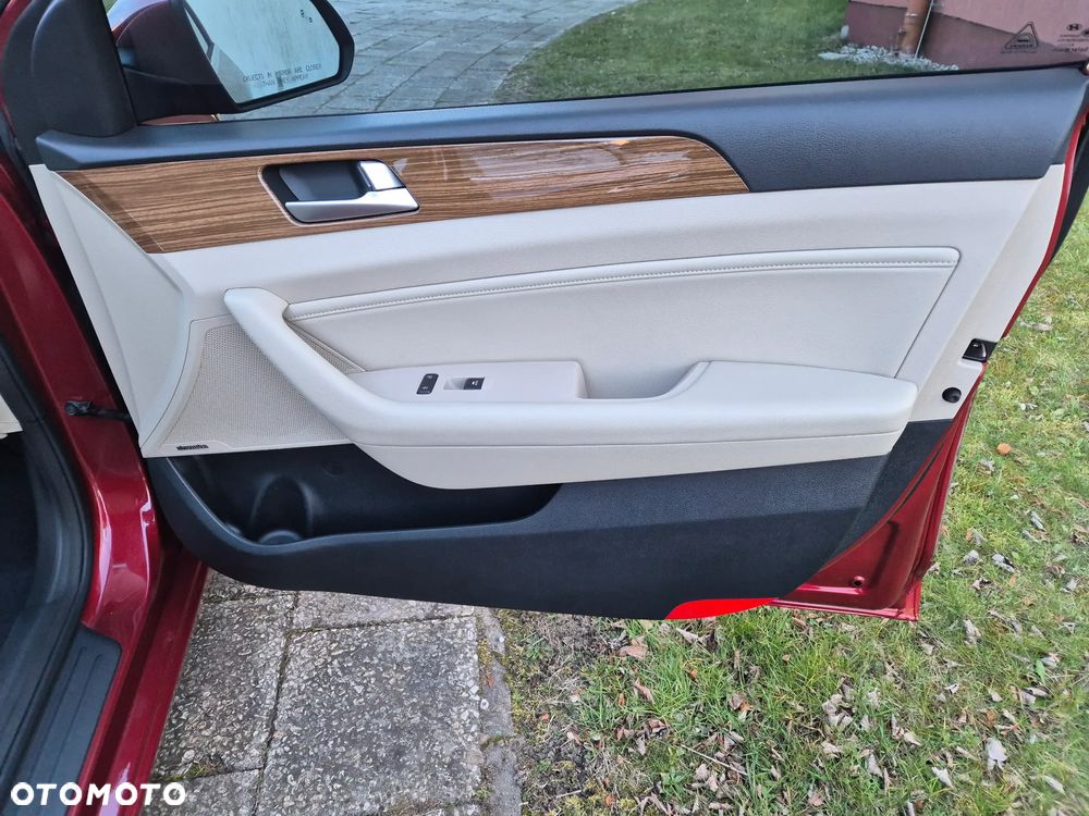 Hyundai Sonata - 13