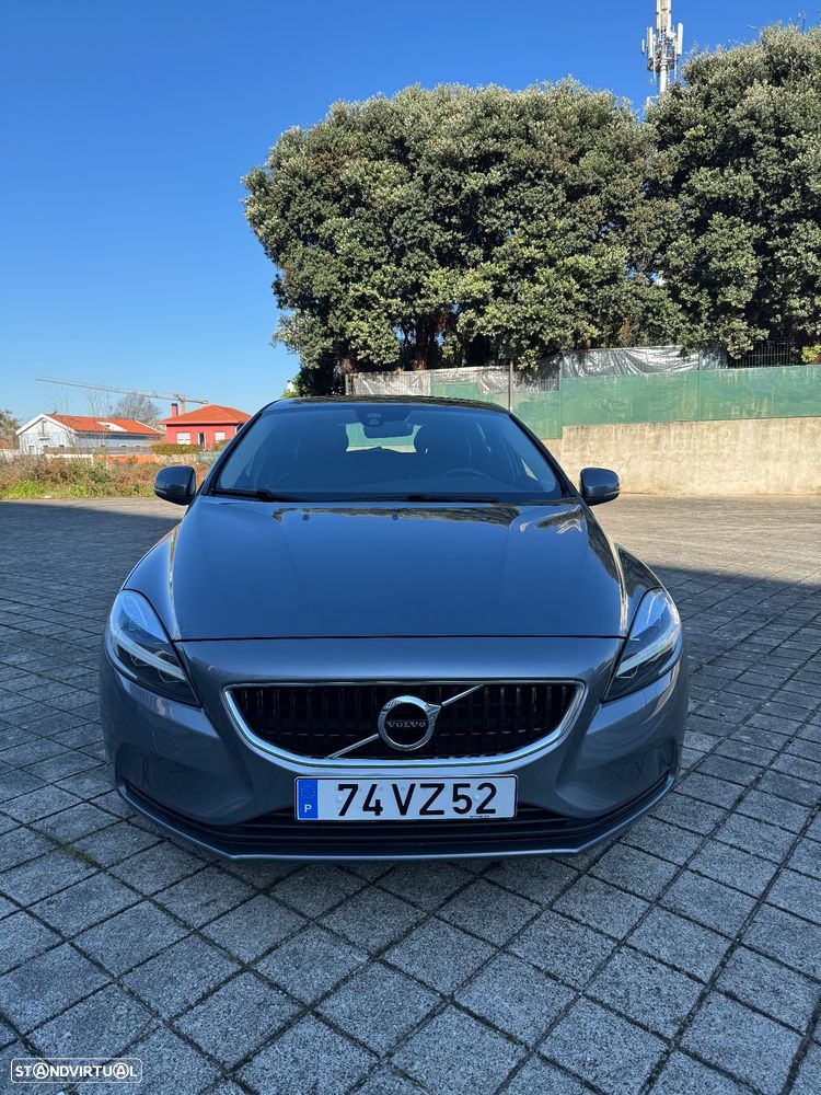 Volvo V40 2.0 D3 Momentum - 1