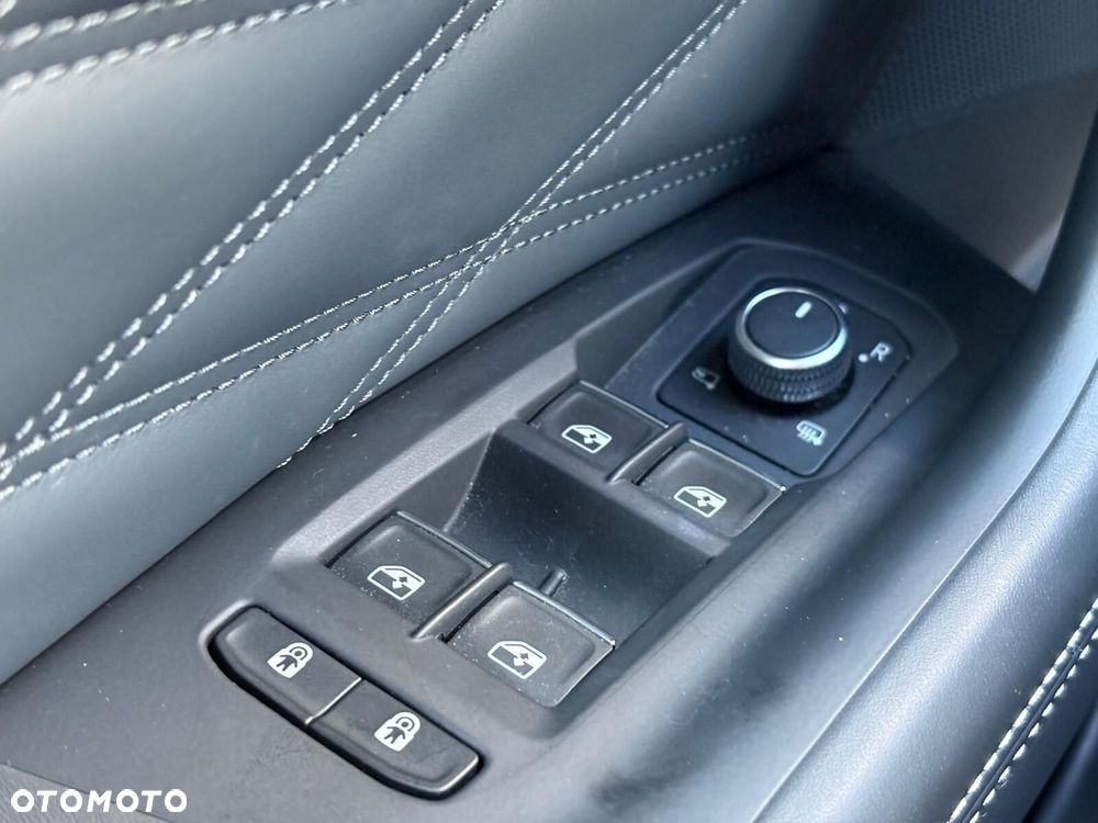 Volkswagen Touareg 3.0 V6 TDI 4Motion R-Line - 29