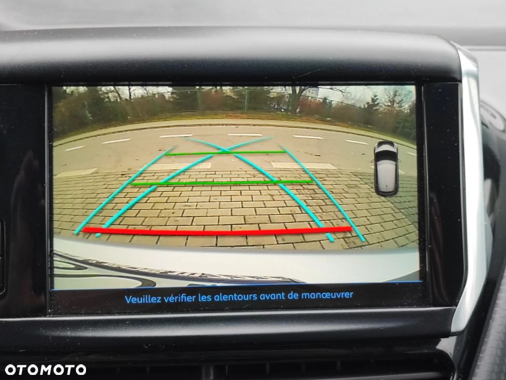 Peugeot 208 1.6 BlueHDi Allure S&S - 7