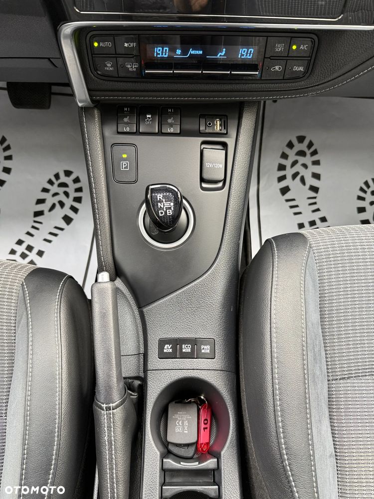 Toyota Auris Hybrid 135 Prestige - 14