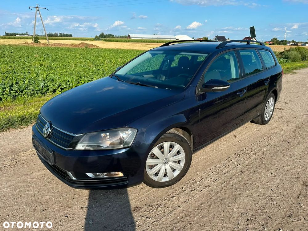 Volkswagen Passat - 1