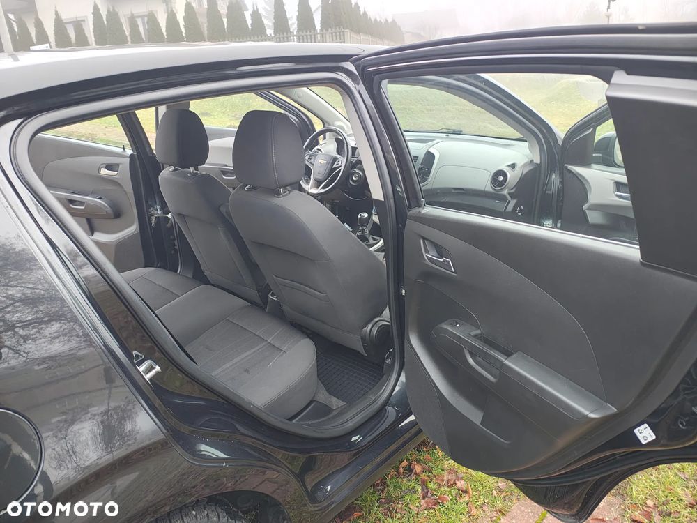 Chevrolet Aveo 1.6 LTZ - 13