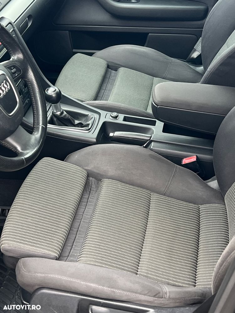 Audi A4 Avant 2.0 TDI - 10