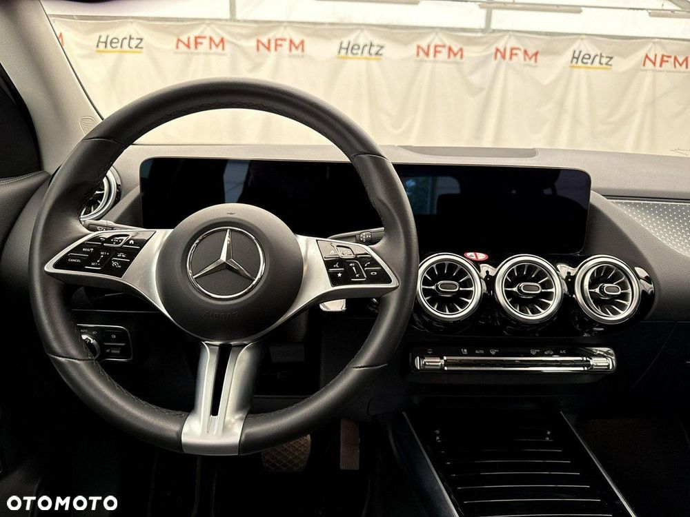 Mercedes-Benz GLA 200 - 14