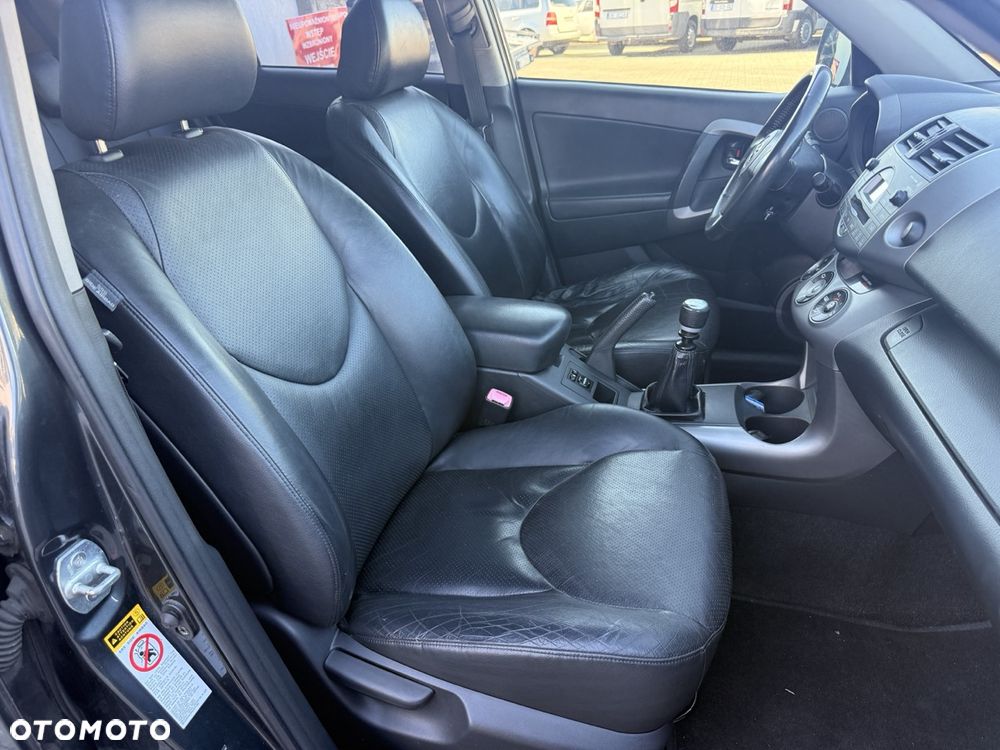 Toyota RAV4 - 7