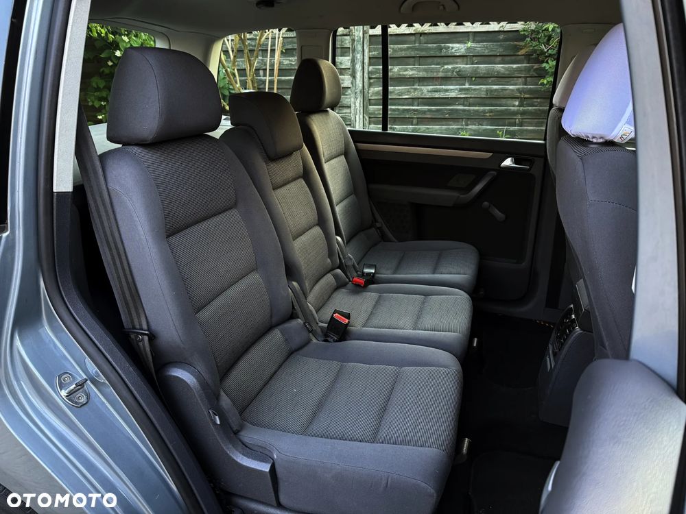 Volkswagen Touran 1.9 TDI Conceptline - 8
