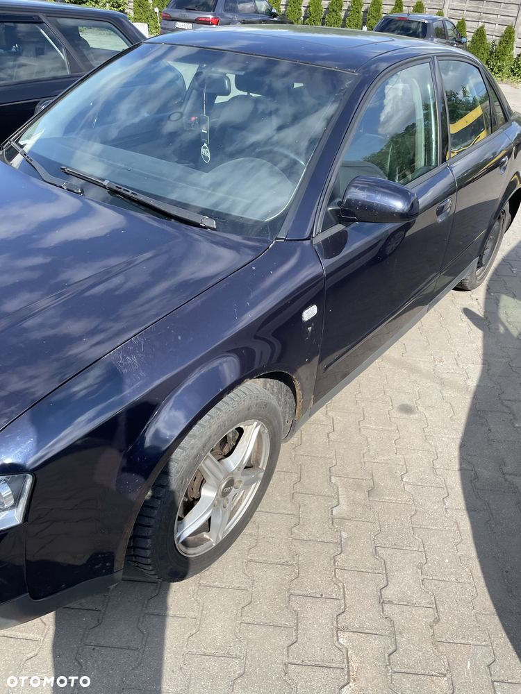 Audi A4 Limousine - 3