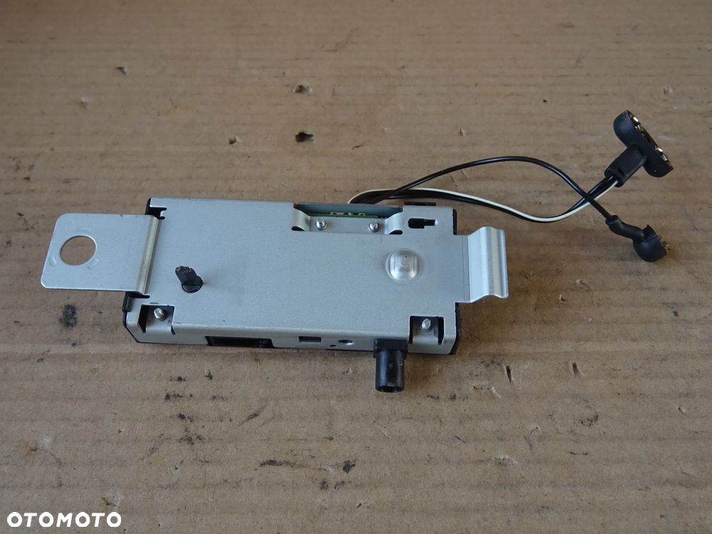 OPEL INSIGNIA ASTRA J ZAFIRA C MOKKA MODUŁ WZMACNIACZ ANTENOWY SYGNAŁU ANTENY GPS - 24