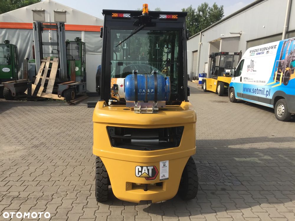 Caterpillar GP25N - 3