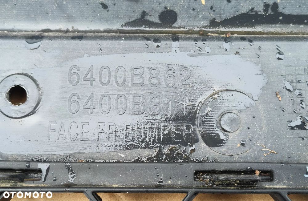 Zderzak przód przedni góra kratka znaczek Mitsubishi L200 2010- Lift - 6