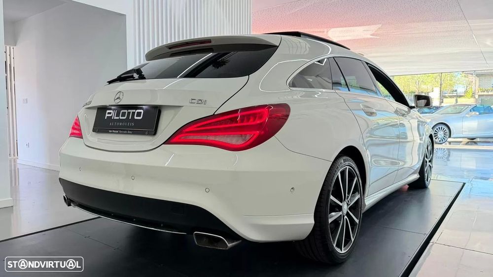 Mercedes-Benz CLA 200 d Shooting Brake AMG Line - 12