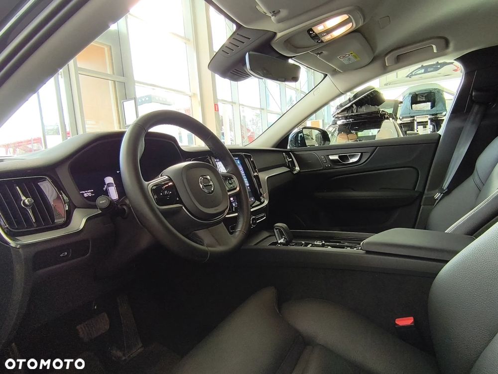 Volvo V60 B4 B Plus Dark - 16