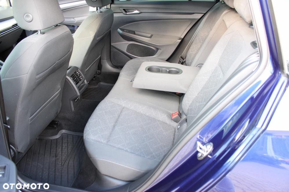 Volkswagen Golf - 10