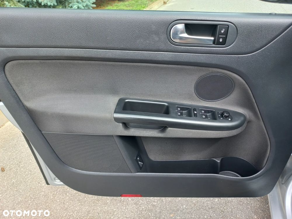 Volkswagen Golf Plus 2.0 TDI DPF MATCH - 35