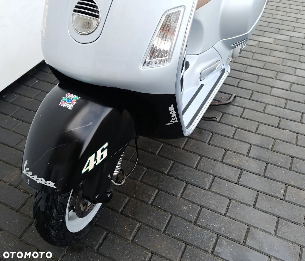 Piaggio Vespa - 10