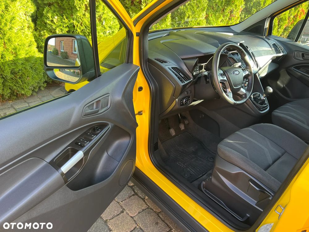 Ford Tourneo Connect - 12